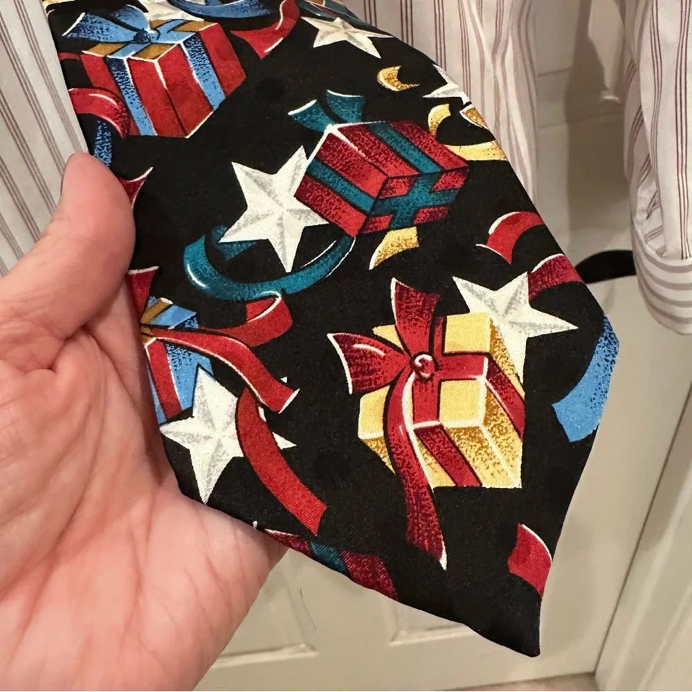 Wembley Vintage Americana Celebration Vintage Necktie by